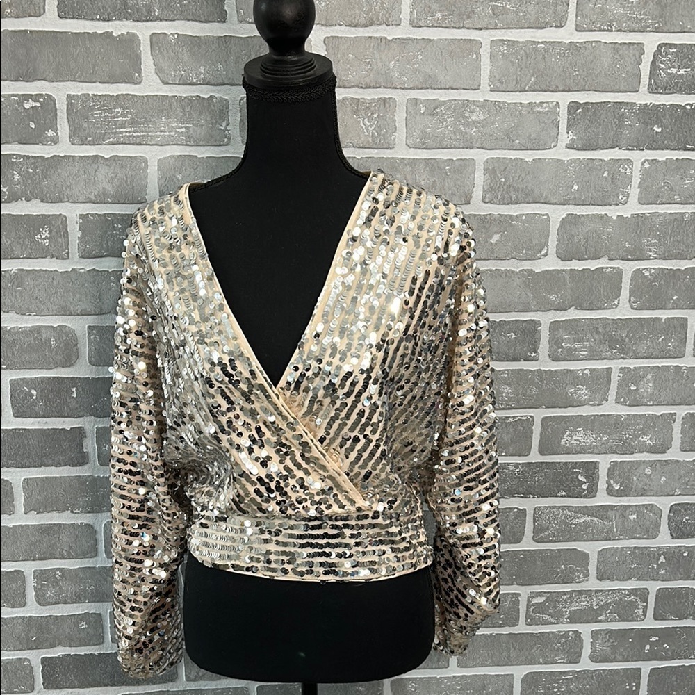 ASOS DESIGN long sleeve batwing sequin wrap top‎ Women’s Size 10 - Picture 3 of 8
